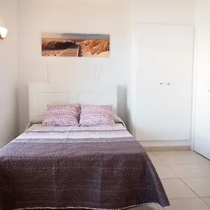 Miramar 32c Roses